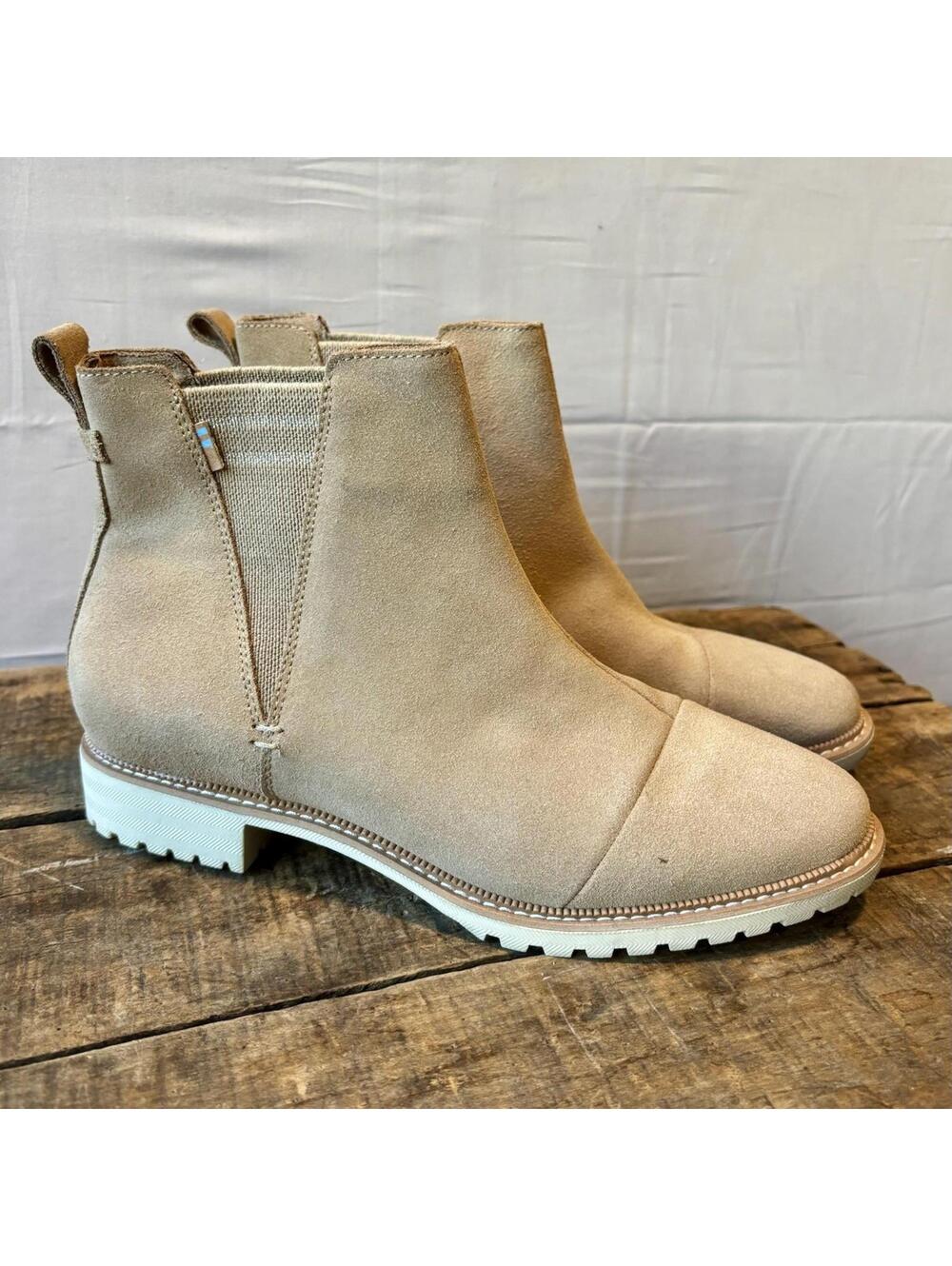 TOMS Womens Suede Chelsea Ankle Boot Lug Sole Sand Tan Camel Slip-On Size 9